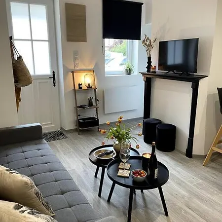 Bel Sur Cour Plein Centre Et Parking * Moulins (Allier)